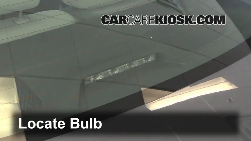 2012 Toyota Corolla LE 1.8L 4 Cyl. Éclairage Feu de freinage central (remplacer l'ampoule)